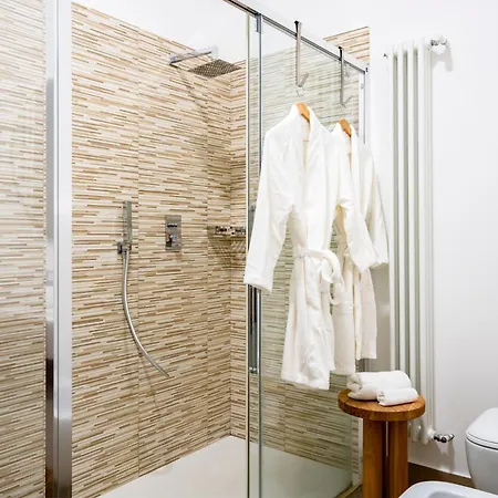 High-end In Center *